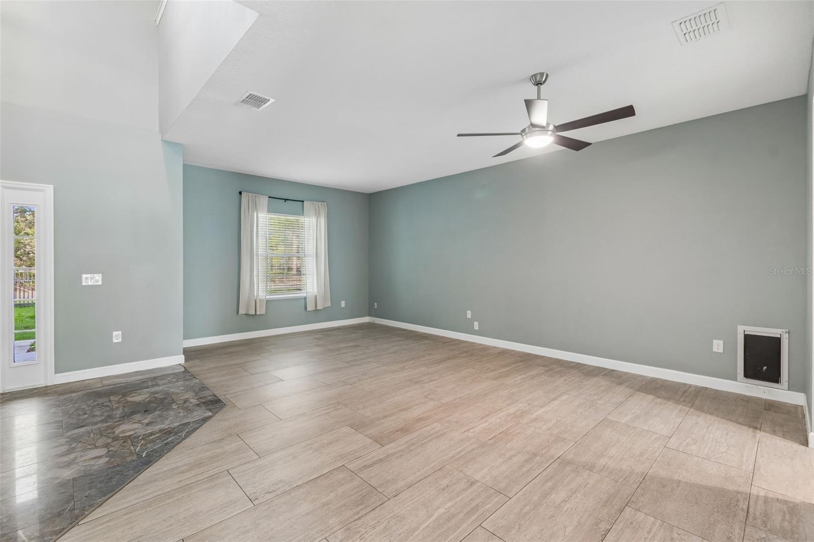 Listing photo id 3 for 18098 Macek Rd