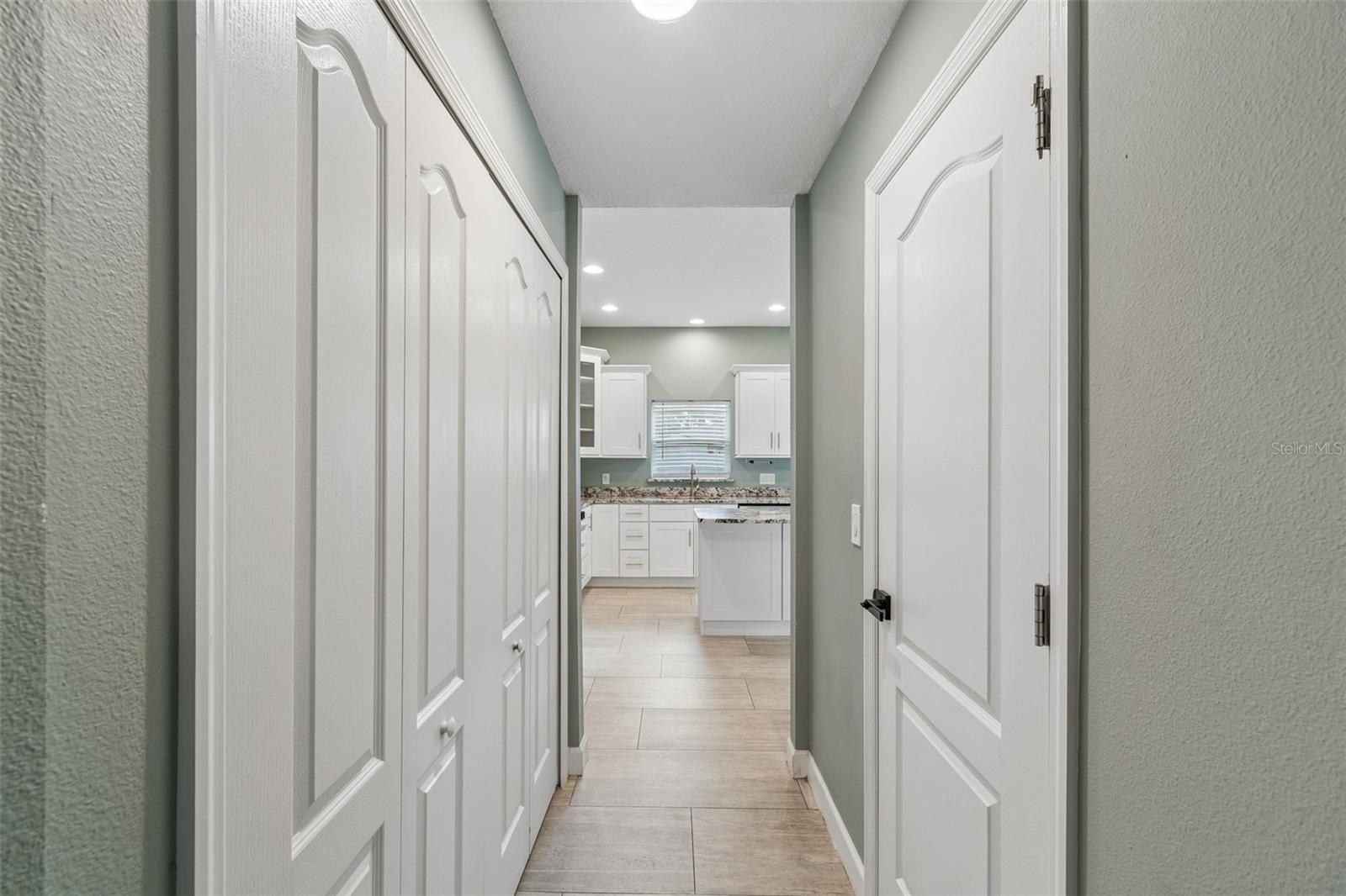 Listing photo id 5 for 18098 Macek Rd