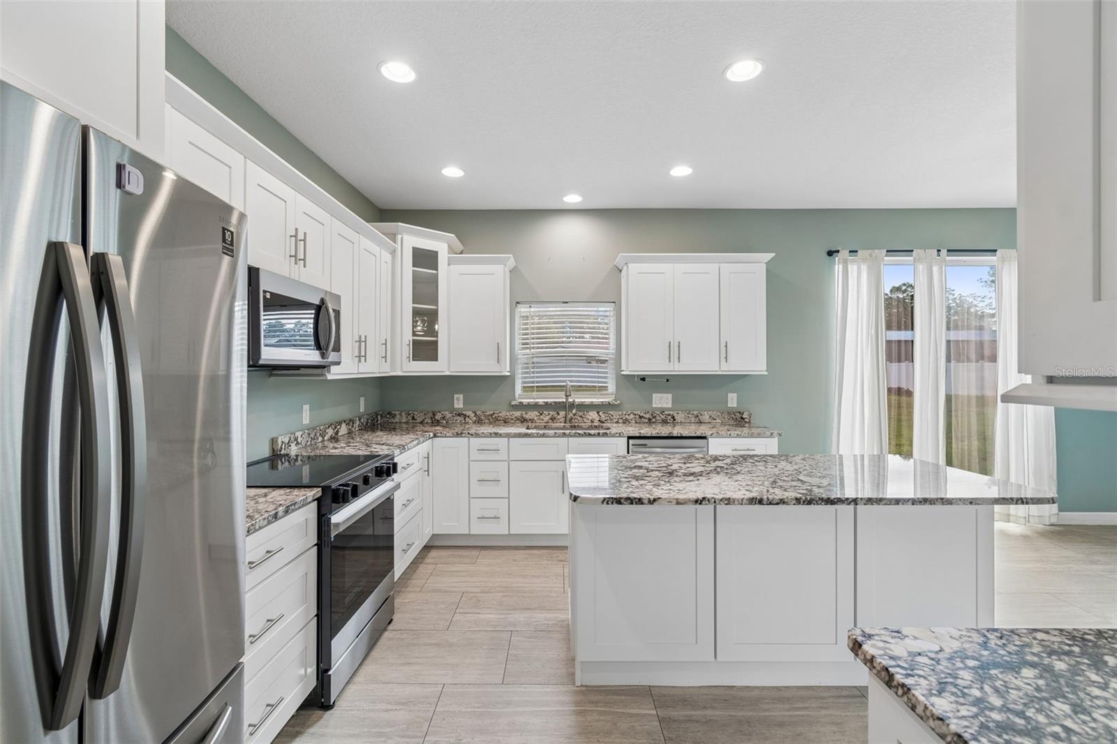 Listing photo id 6 for 18098 Macek Rd