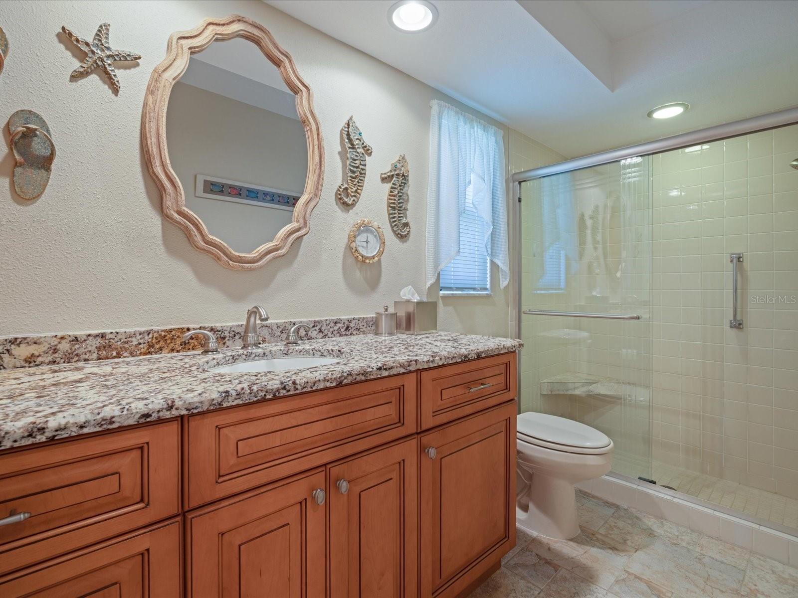 Listing photo id 14 for 984 Gillespie Drive