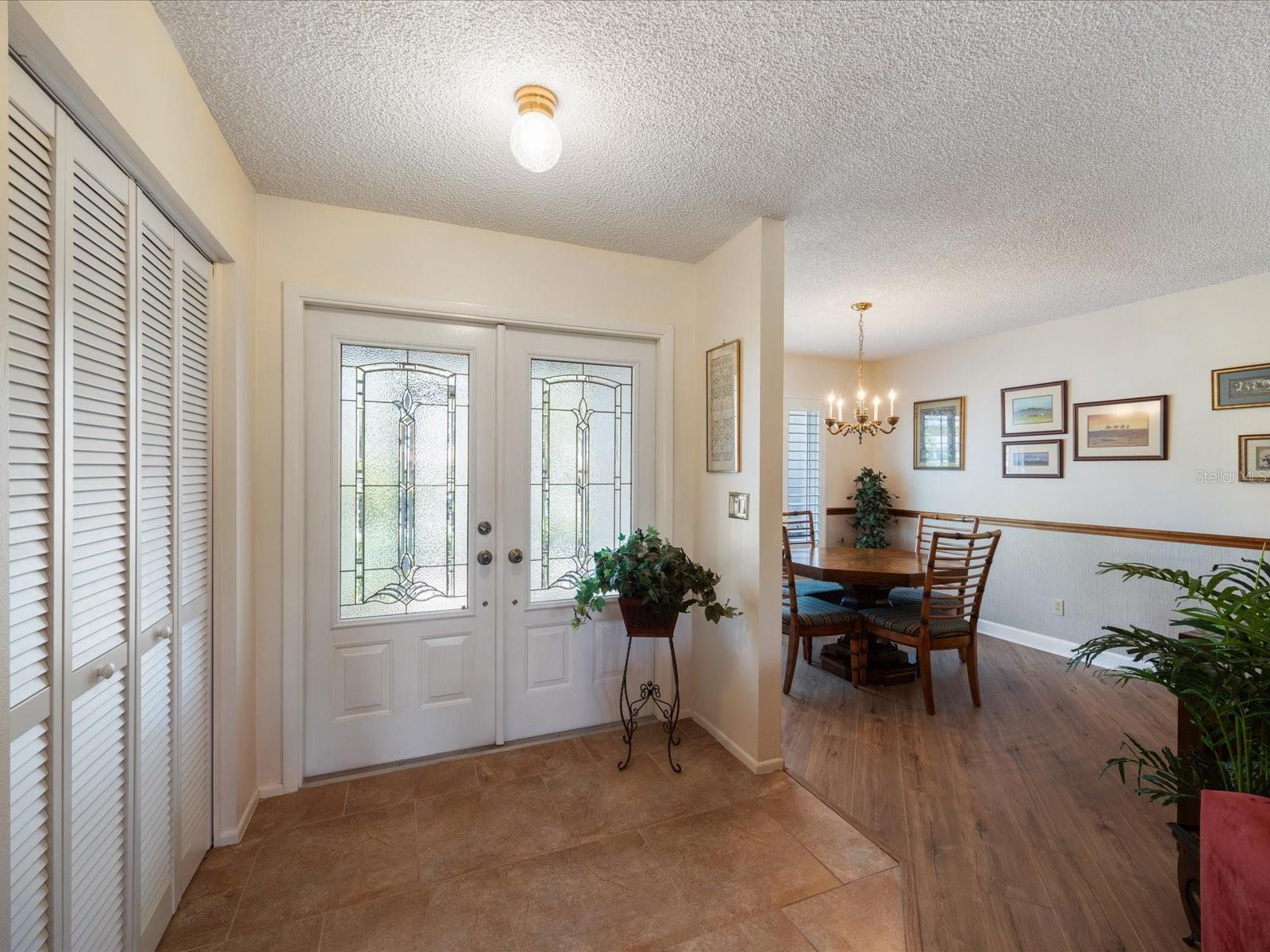 Listing photo id 15 for 984 Gillespie Drive