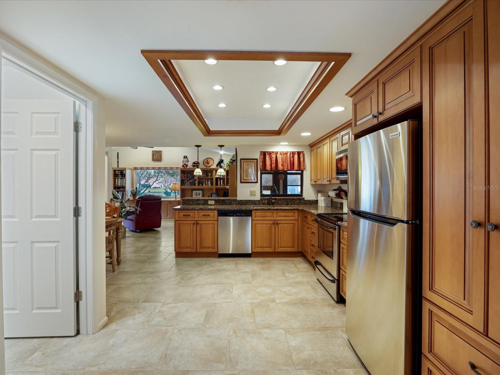 Listing photo id 19 for 984 Gillespie Drive