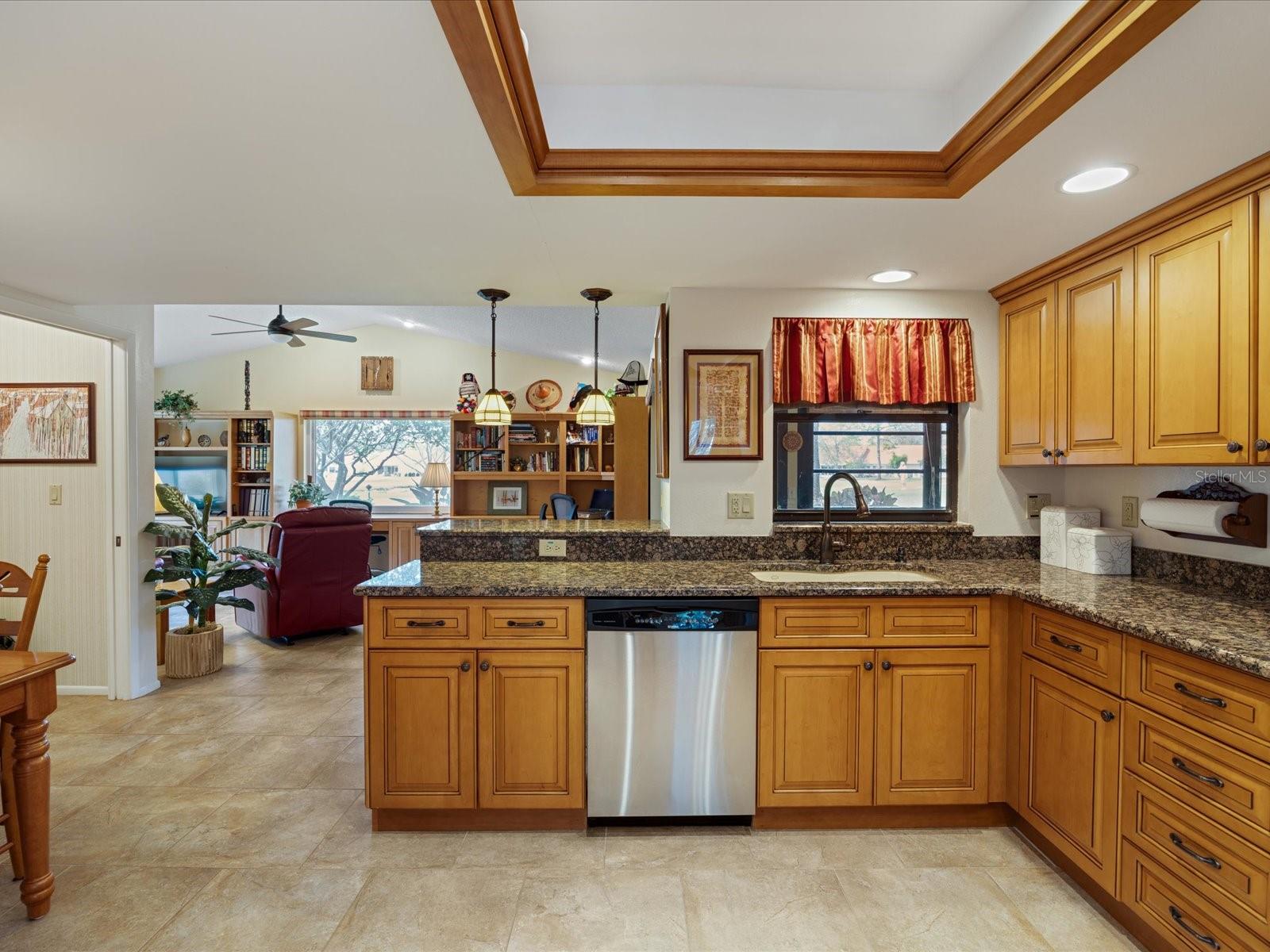 Listing photo id 20 for 984 Gillespie Drive