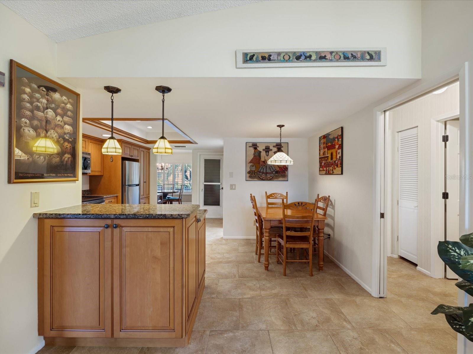 Listing photo id 22 for 984 Gillespie Drive