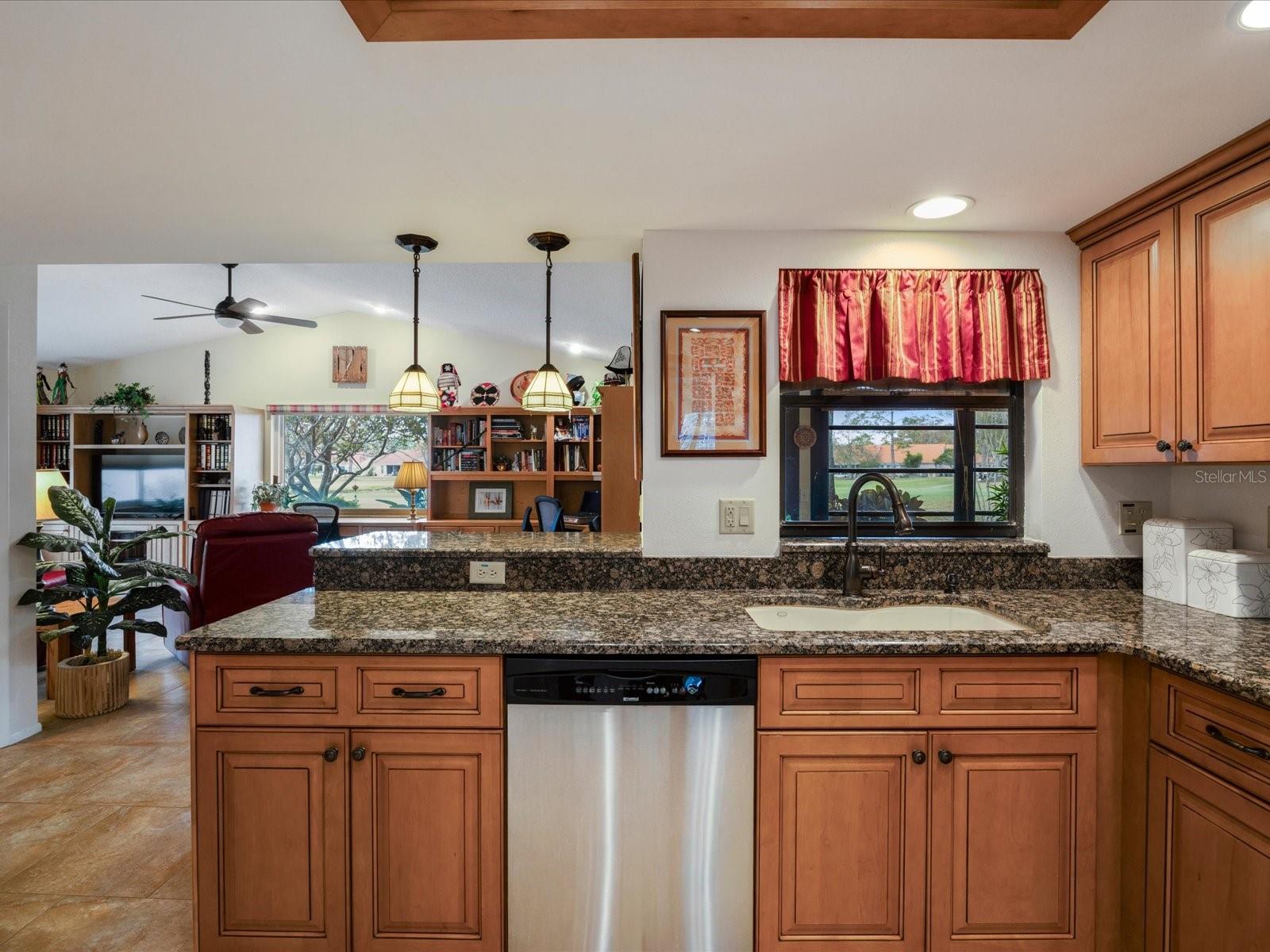 Listing photo id 25 for 984 Gillespie Drive