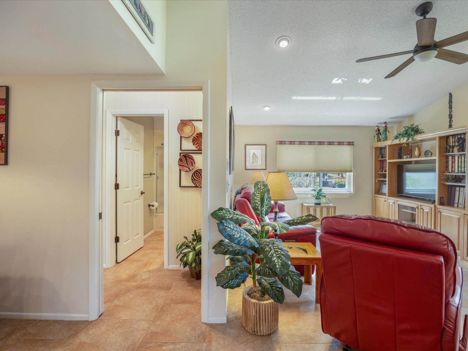 Listing photo id 35 for 984 Gillespie Drive