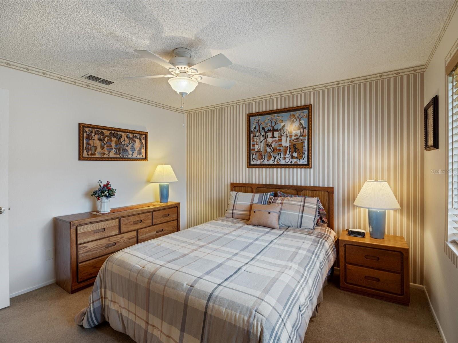 Listing photo id 39 for 984 Gillespie Drive