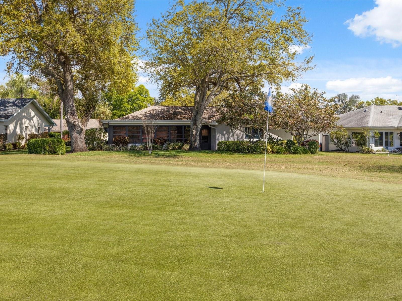 Listing photo id 42 for 984 Gillespie Drive