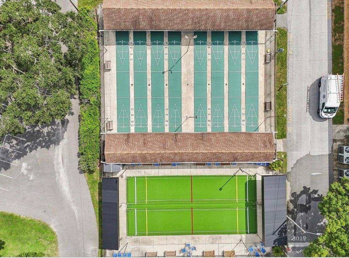 Listing photo id 52 for 984 Gillespie Drive