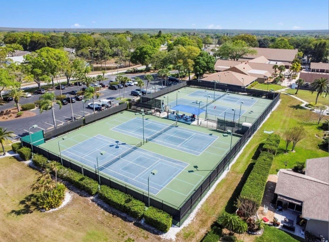 Listing photo id 54 for 984 Gillespie Drive