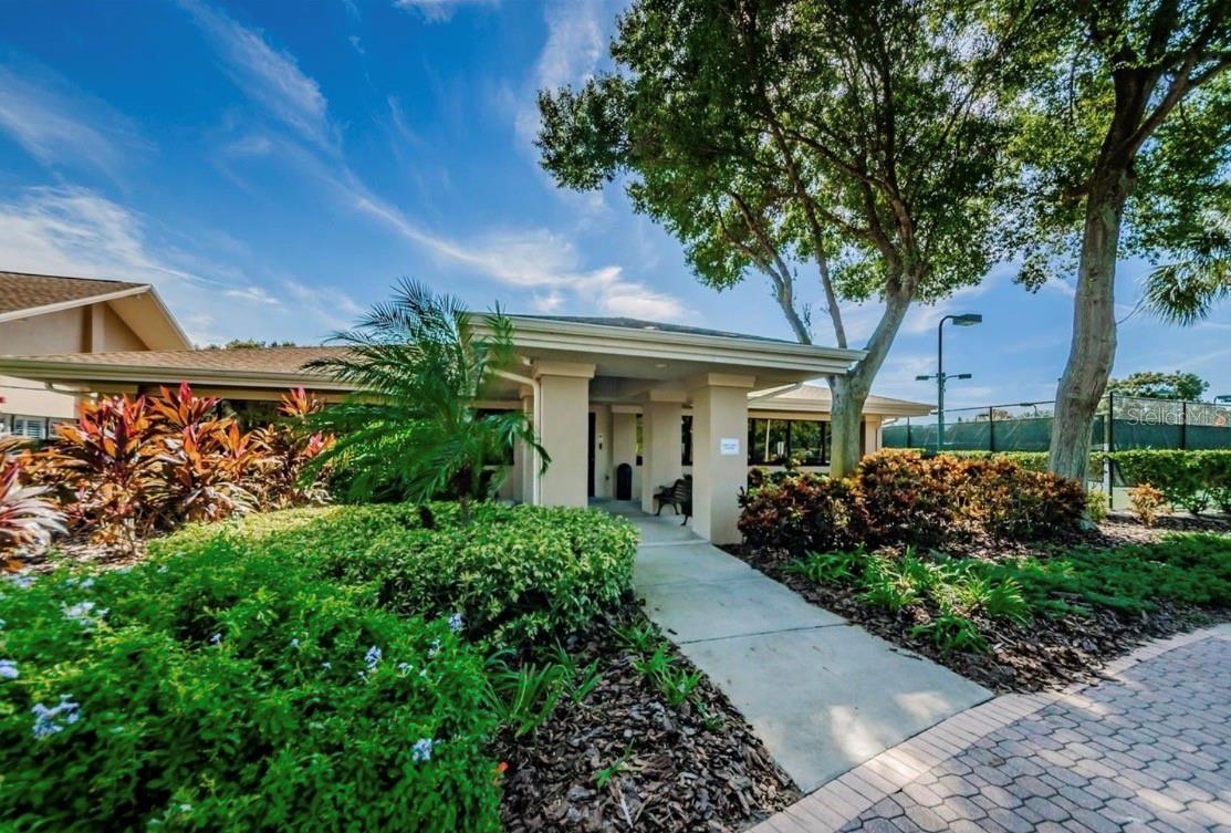 Listing photo id 58 for 984 Gillespie Drive