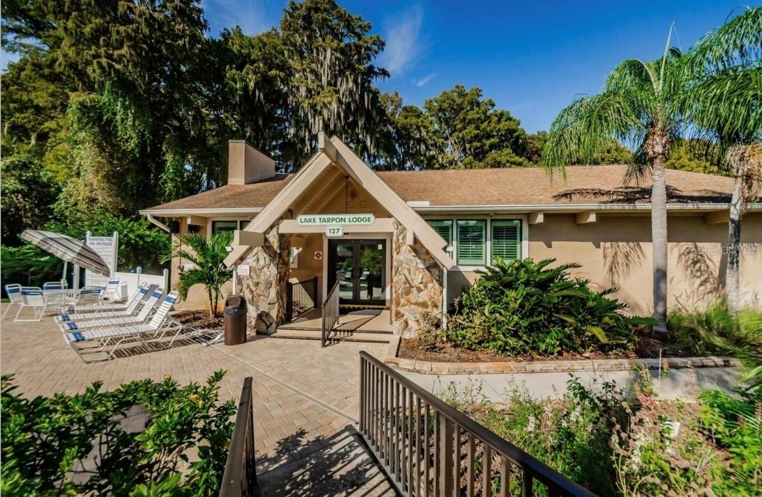 Listing photo id 60 for 984 Gillespie Drive