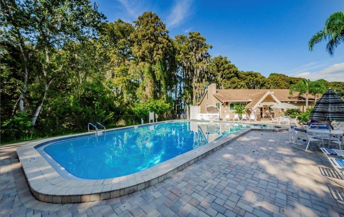 Listing photo id 61 for 984 Gillespie Drive