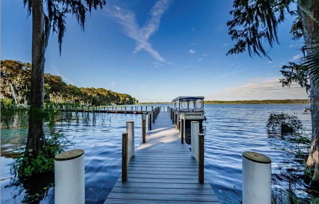 Listing photo id 62 for 984 Gillespie Drive