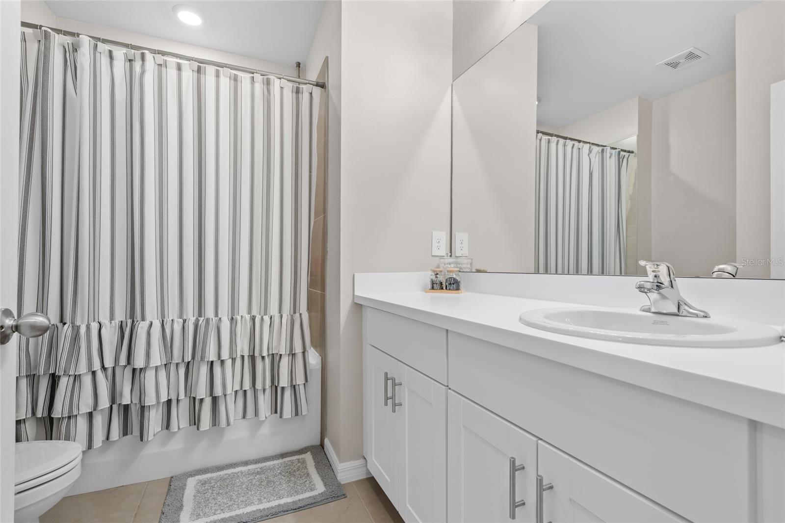 Image 27 of 33 For 25463 Bandito Court