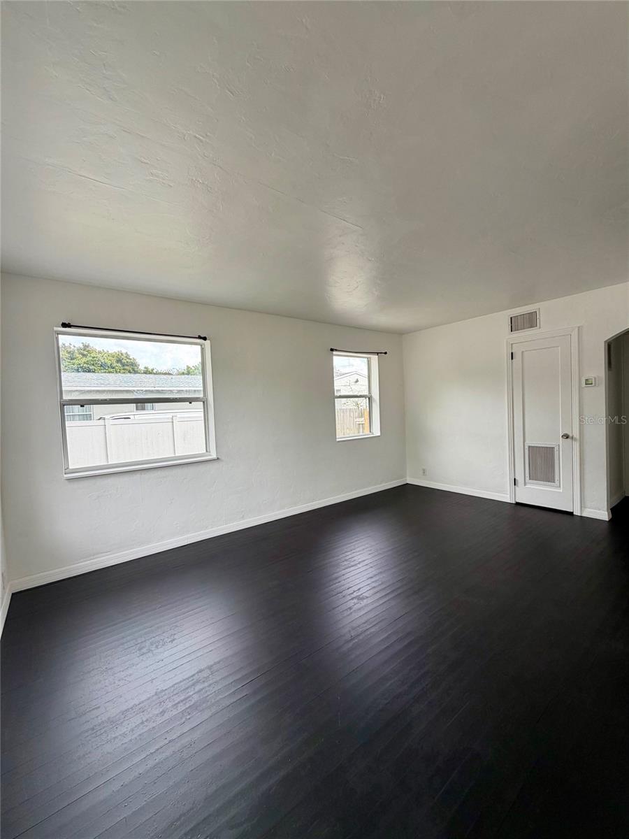 Image 11 of 19 For 2134 25th Avenue N