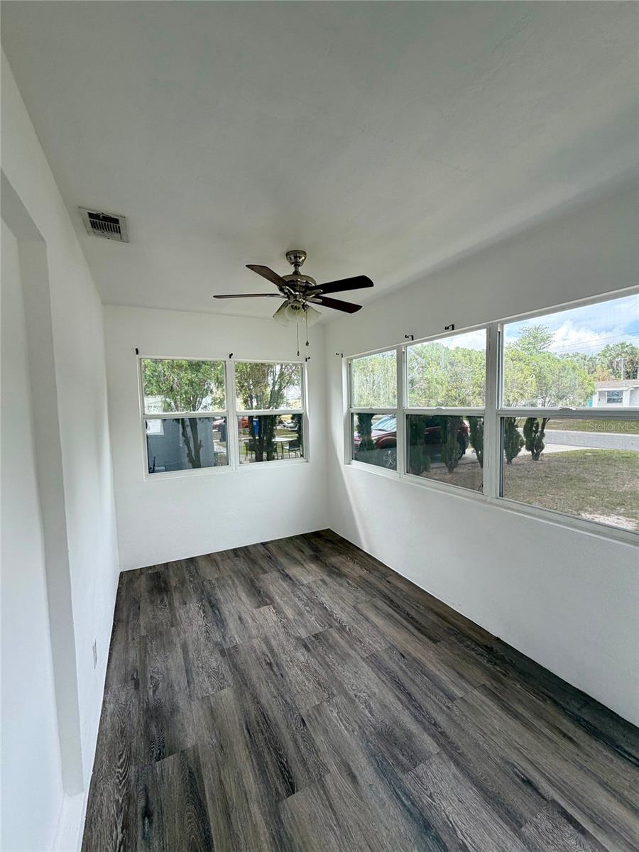 Image 6 of 19 For 2134 25th Avenue N