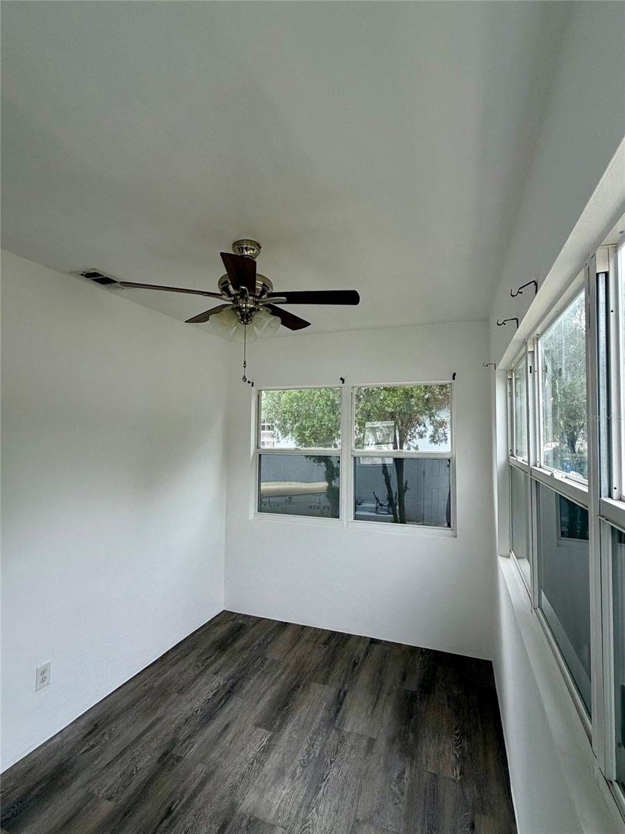 Image 7 of 19 For 2134 25th Avenue N