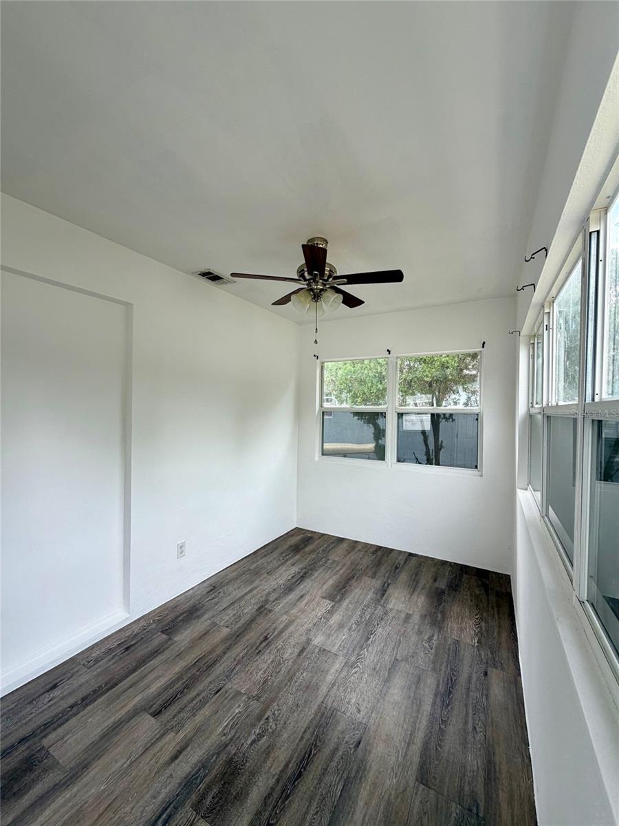 Image 8 of 19 For 2134 25th Avenue N