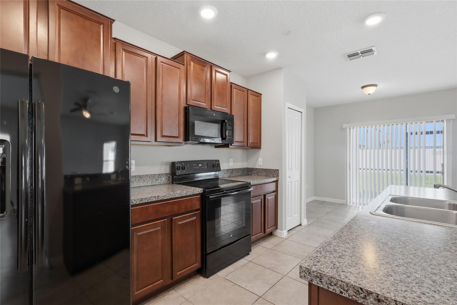 Image 10 of 40 For 7412 French Marigold Avenue