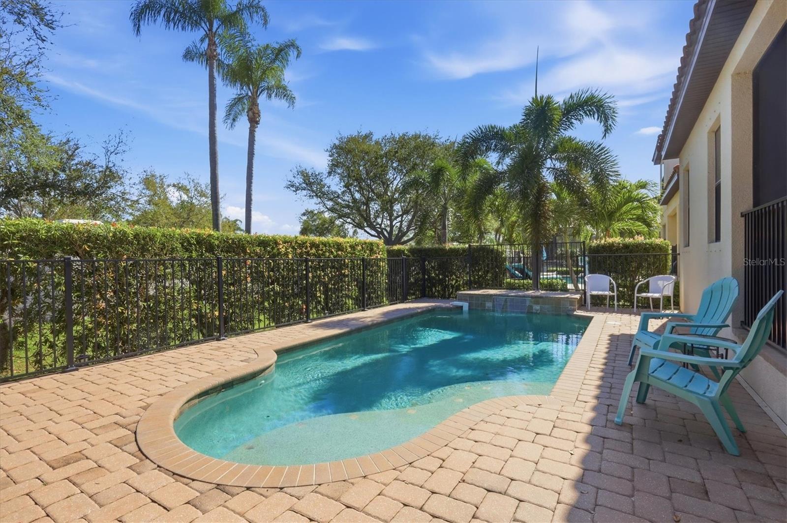 Image 33 of 48 For 5423 Title Row Drive