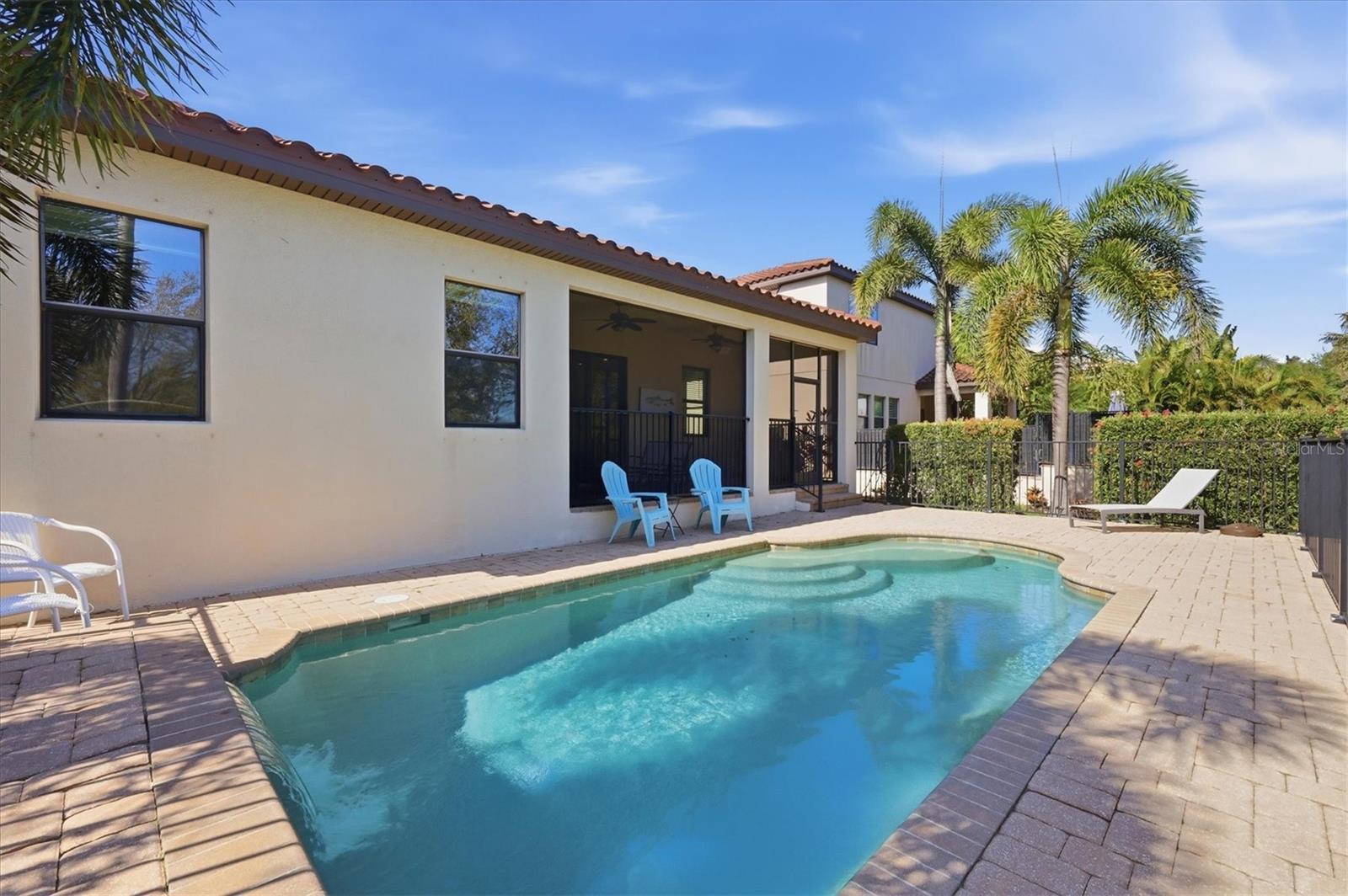 Image 35 of 48 For 5423 Title Row Drive