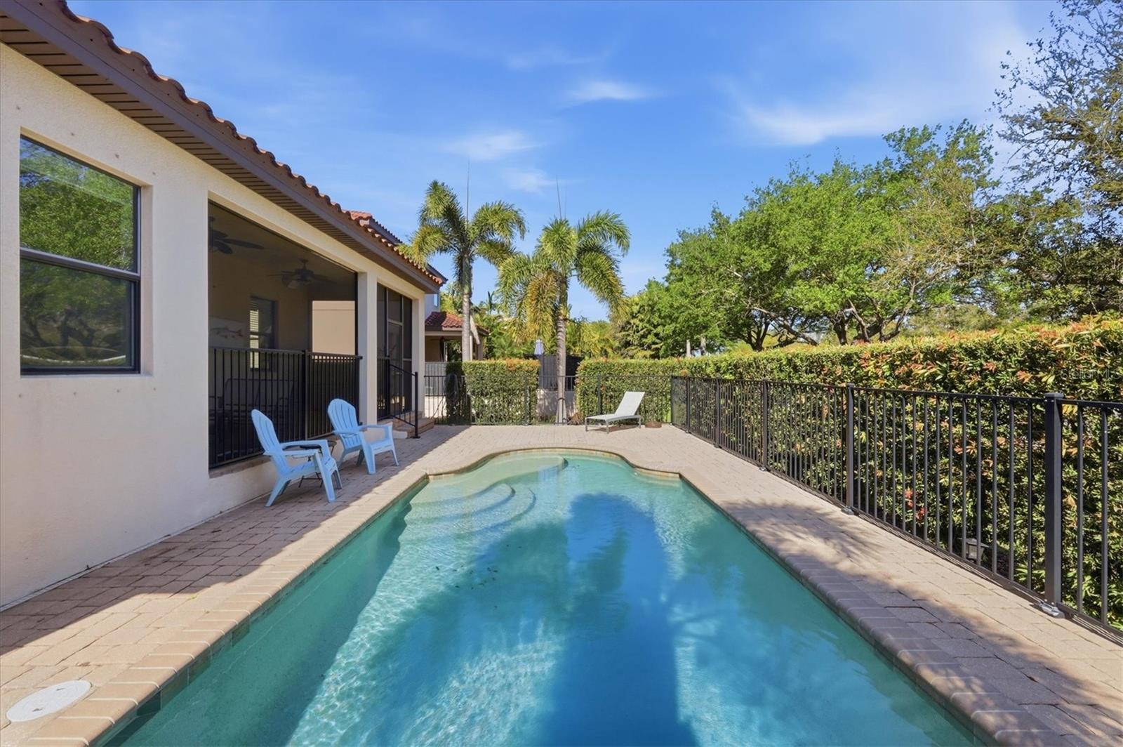 Image 36 of 48 For 5423 Title Row Drive