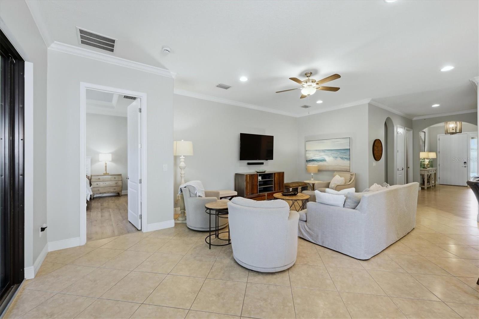 Image 7 of 48 For 5423 Title Row Drive