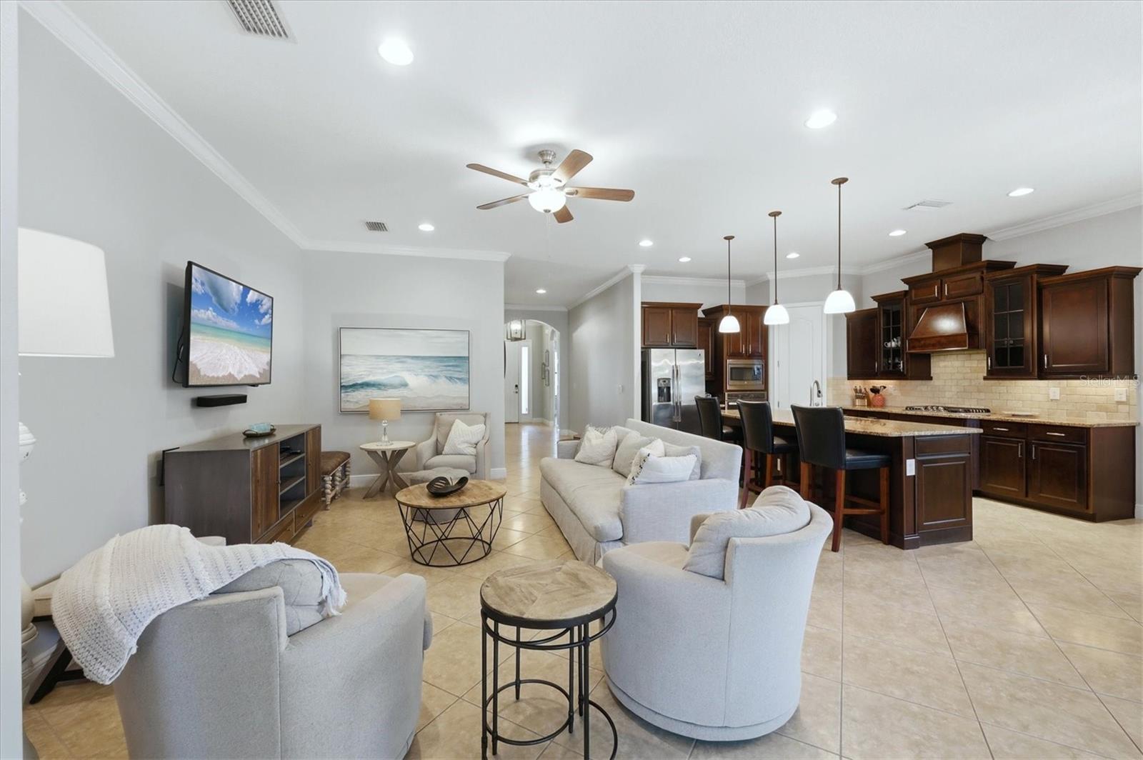 Image 8 of 48 For 5423 Title Row Drive