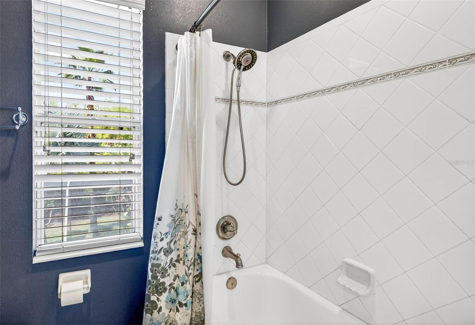 Image 49 of 85 For 16518 Ivy Lake Drive