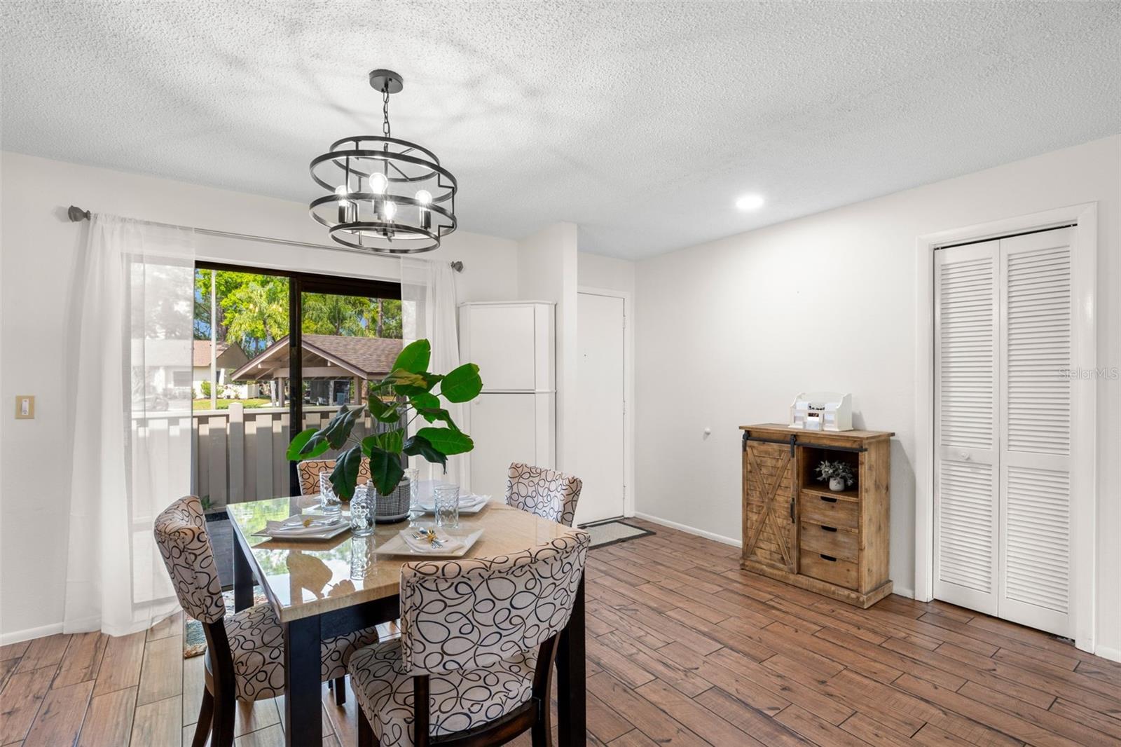 Image 15 of 40 For 40 Sylvia Place