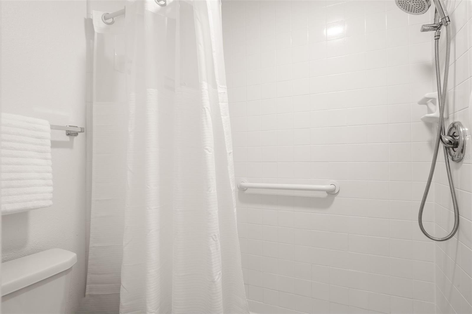 Image 22 of 40 For 40 Sylvia Place