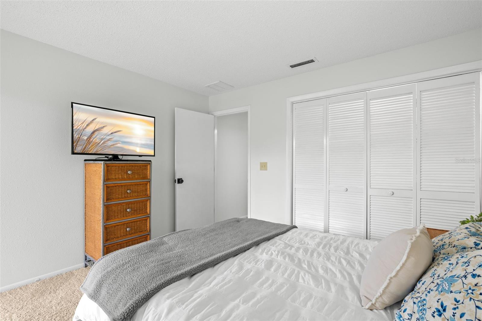 Image 27 of 40 For 40 Sylvia Place