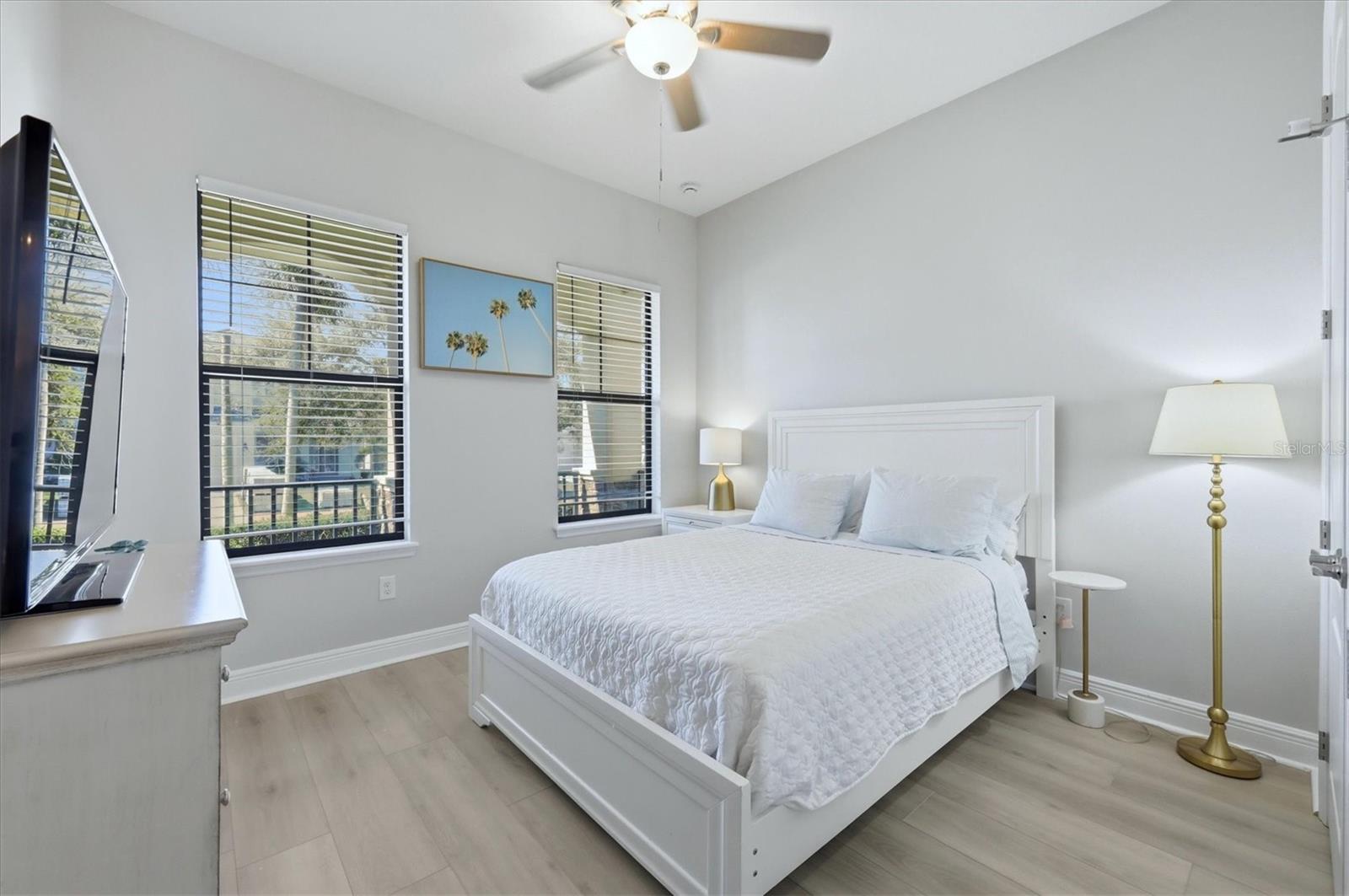 Image 19 of 48 For 5423 Title Row Drive