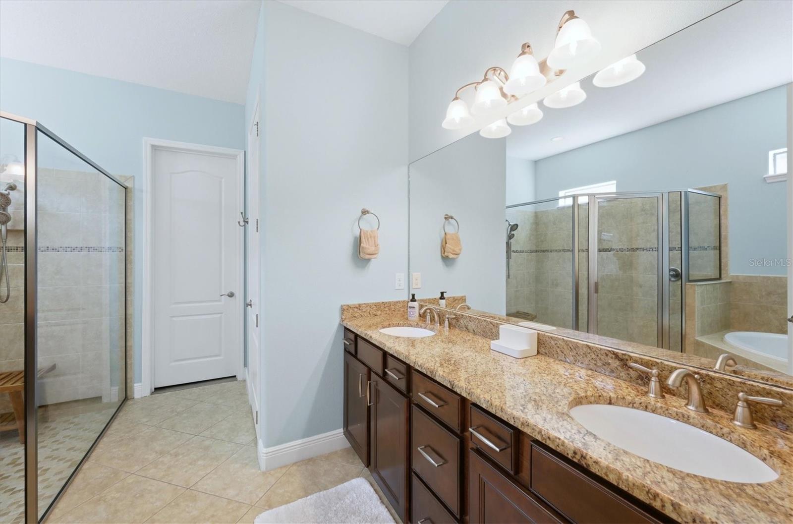 Image 26 of 48 For 5423 Title Row Drive