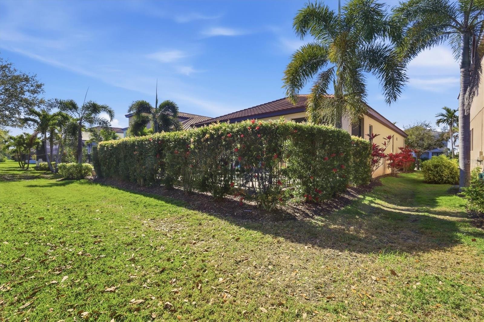 Image 39 of 48 For 5423 Title Row Drive