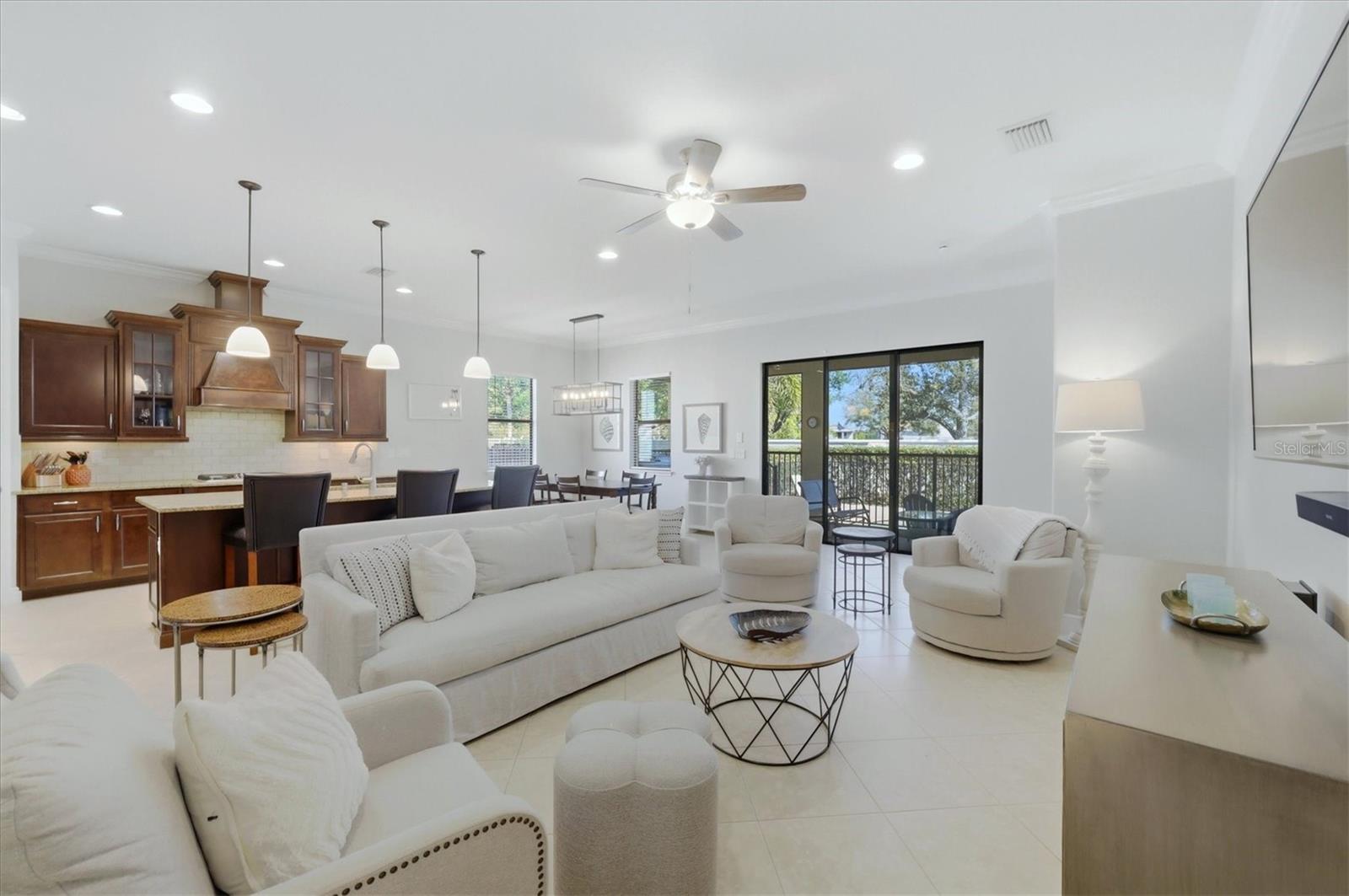 Image 9 of 48 For 5423 Title Row Drive