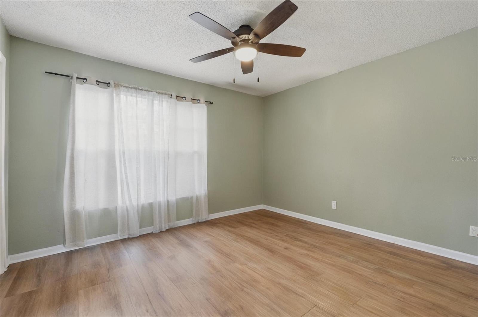 Image 21 of 89 For 16143 Rambling Vine Drive E