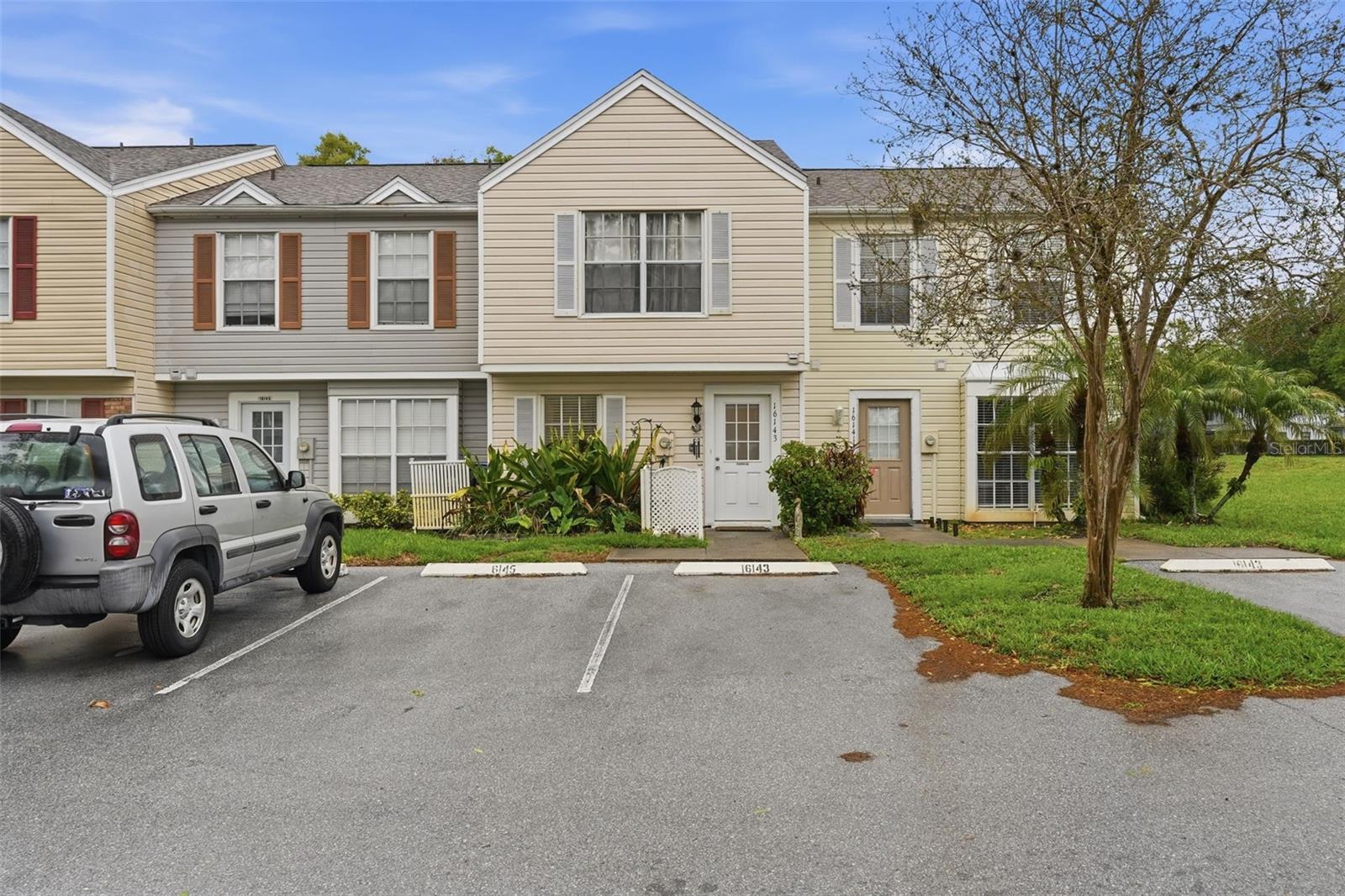 Image 44 of 89 For 16143 Rambling Vine Drive E