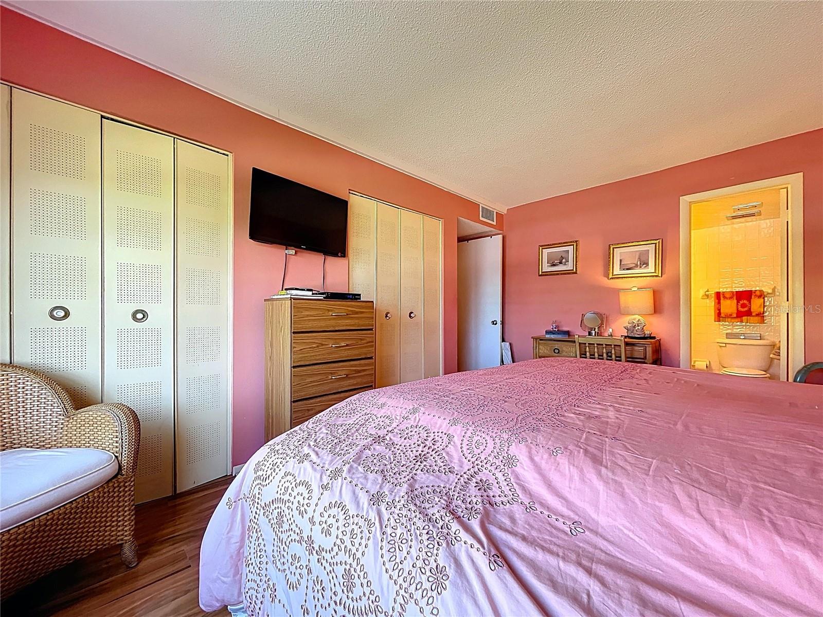 Image 12 of 54 For 4650 Cove Circle 209