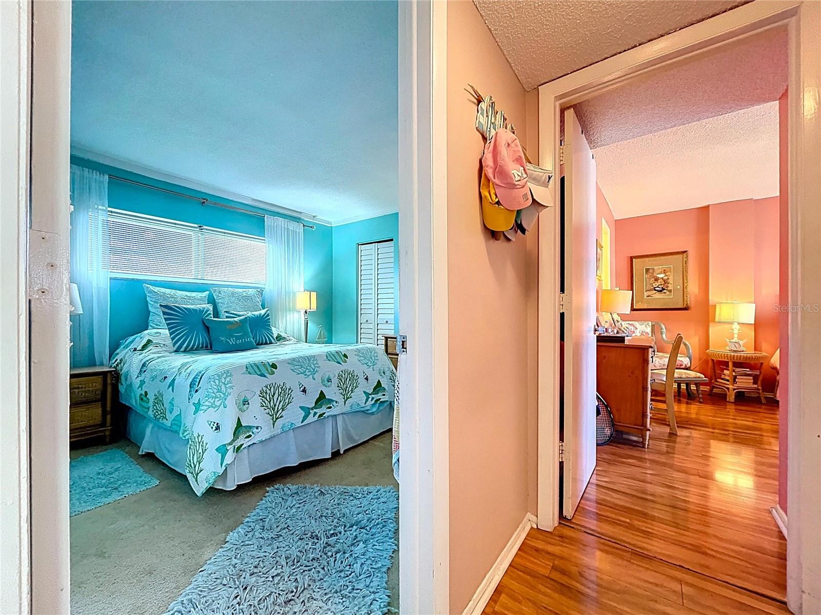 Image 15 of 54 For 4650 Cove Circle 209