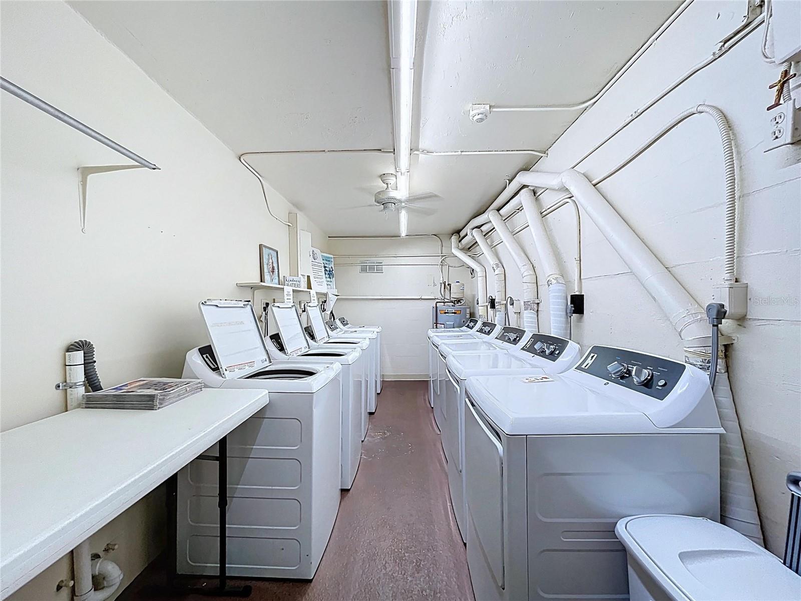 Image 22 of 54 For 4650 Cove Circle 209