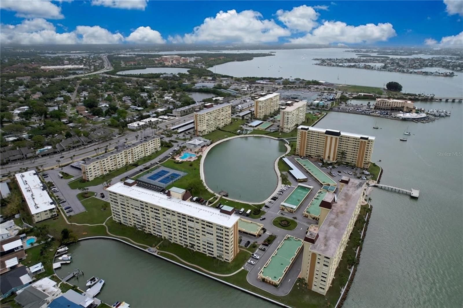 Image 35 of 54 For 4650 Cove Circle 209