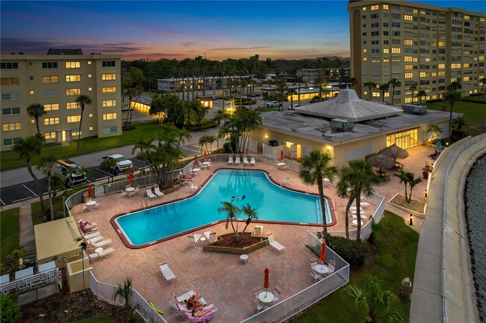 Image 39 of 54 For 4650 Cove Circle 209