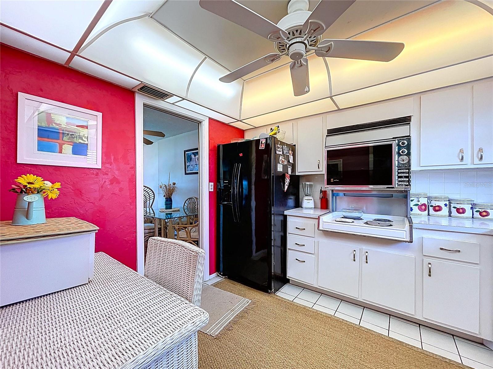 Image 5 of 54 For 4650 Cove Circle 209