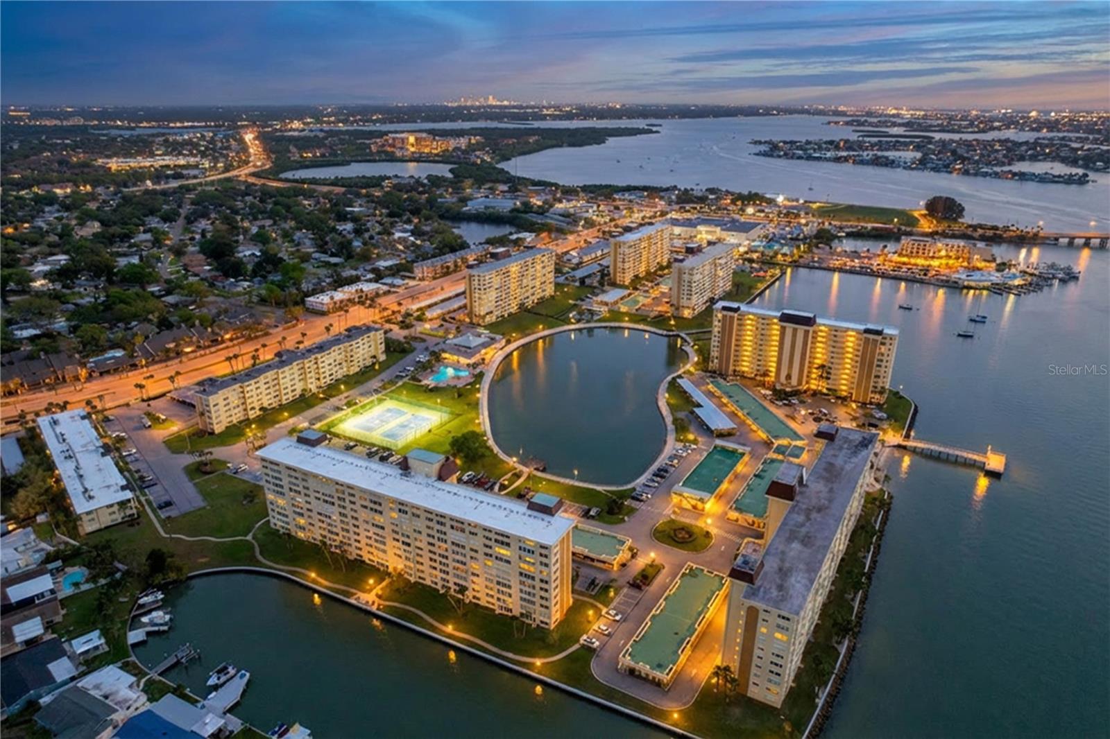 Image 50 of 54 For 4650 Cove Circle 209