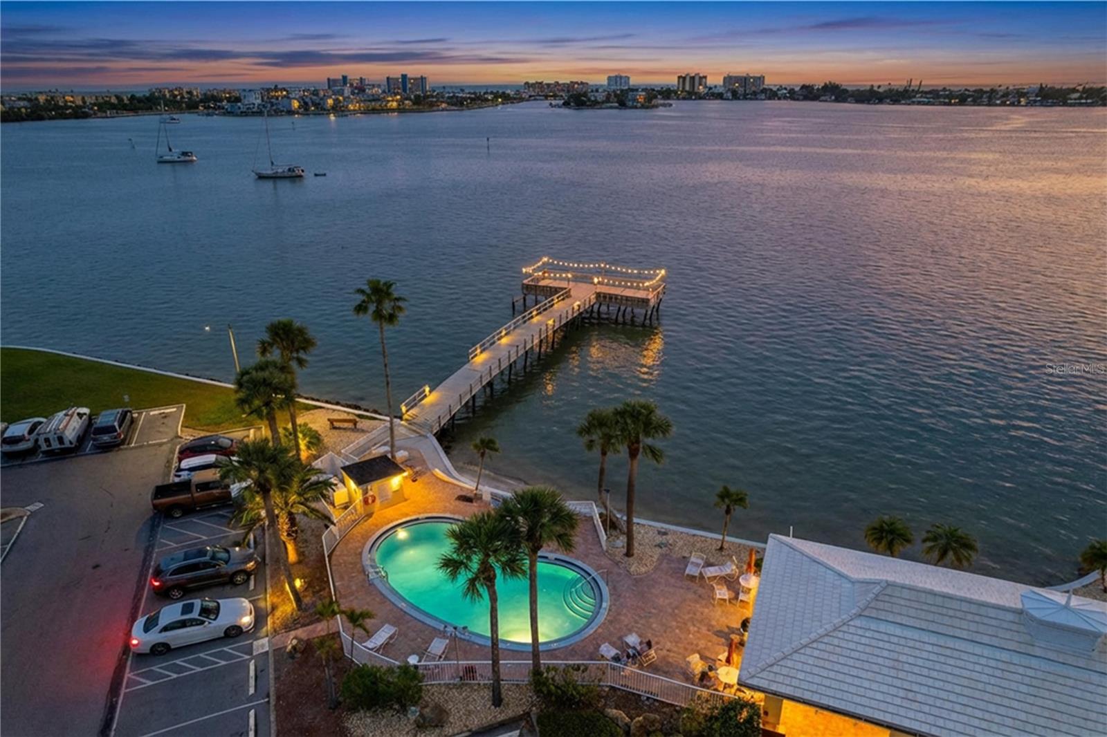 Image 53 of 54 For 4650 Cove Circle 209