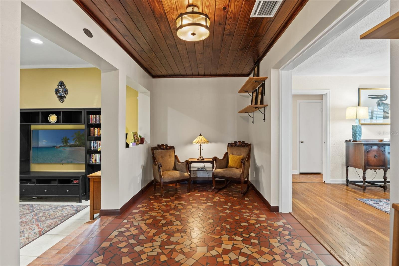 Image 11 of 58 For 1202 Coral Street