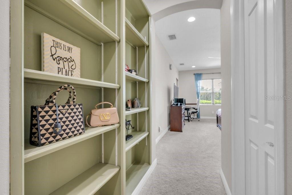 Listing photo id 20 for 6002 Watercolor Drive