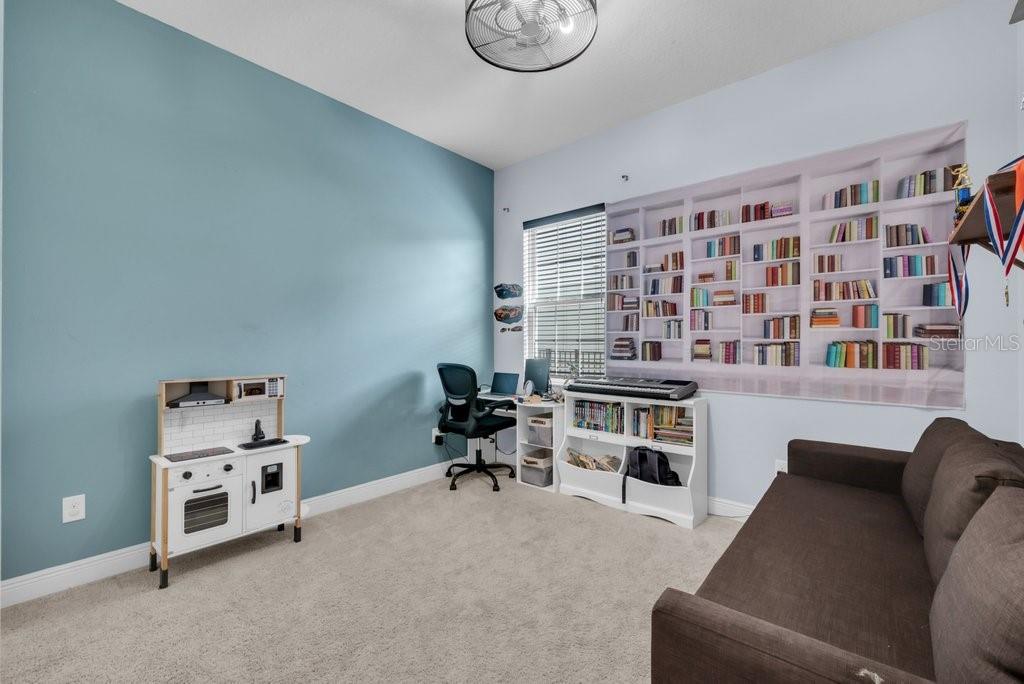 Listing photo id 24 for 6002 Watercolor Drive